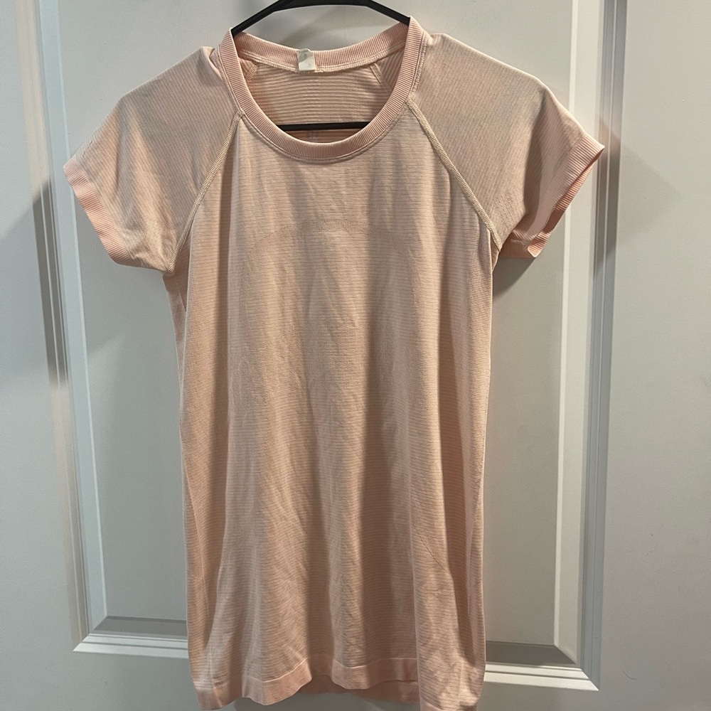 Lululemon Swiftly Tech Crew Pink Short Sleeve Top Size 6